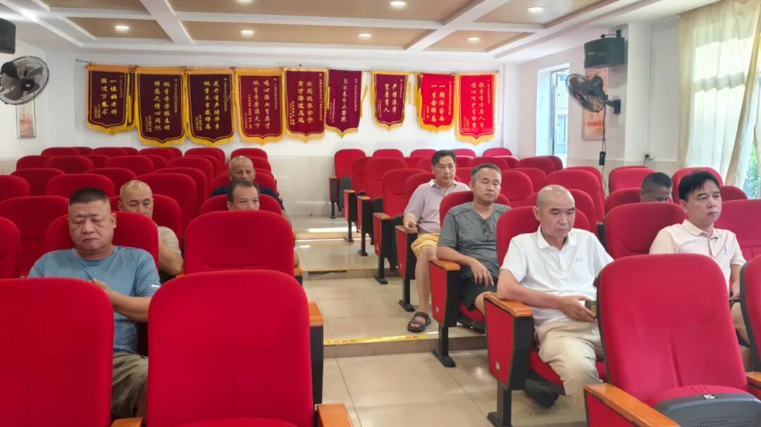 魅力龍華筑牢安全防線 撐起無憂藍天——校車安全專項工作會議