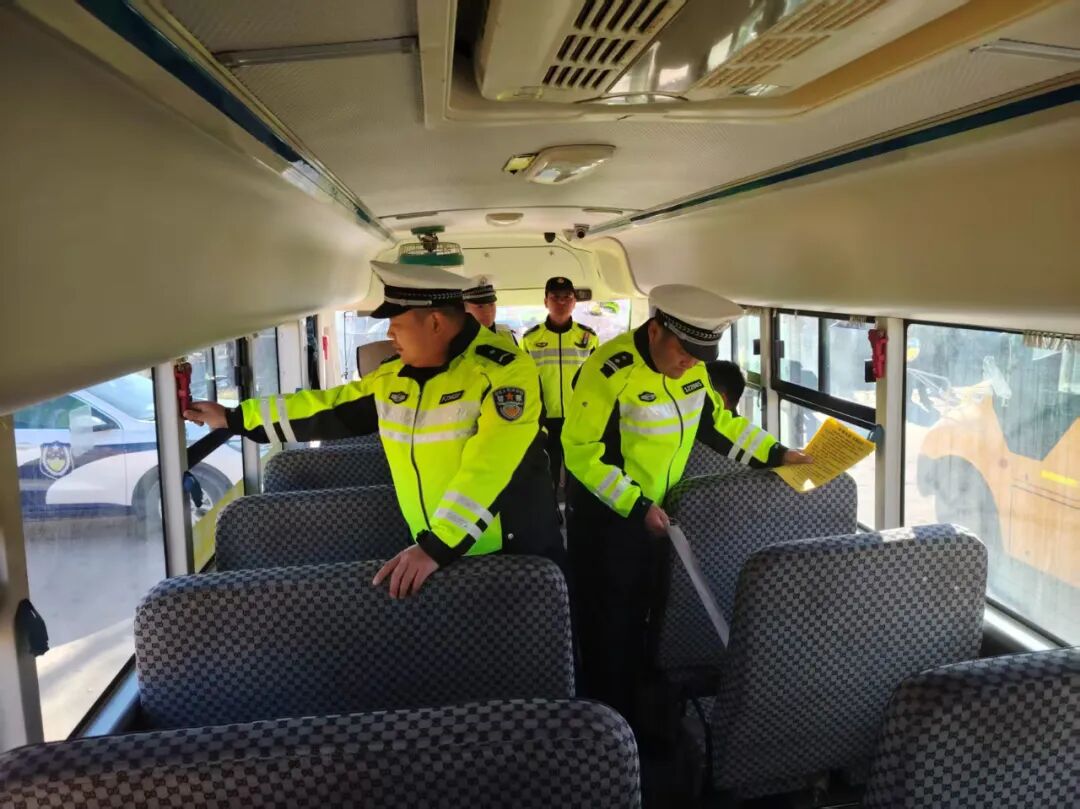 肇東公安交管大隊聯合交通局全面開展校車安全大檢查行動