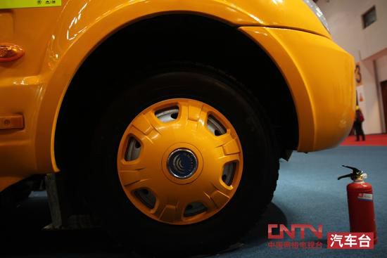 防微杜漸，如何檢查校車輪胎