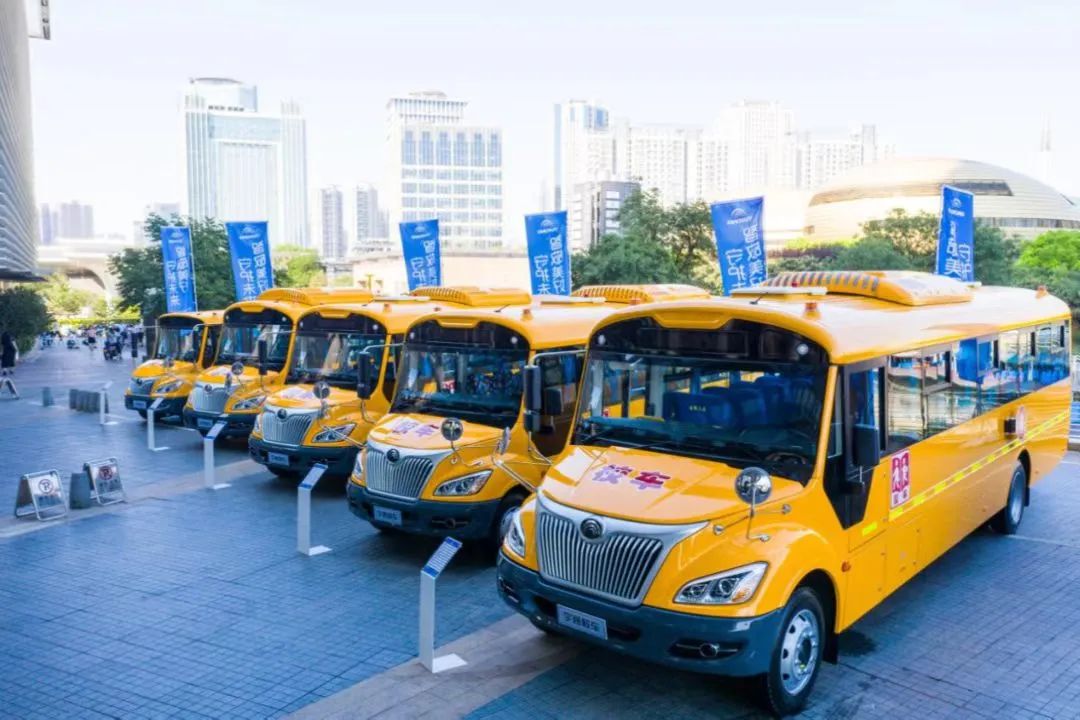 什么？校車也有“寒假作業”！