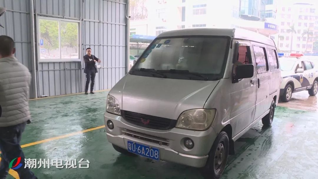 “黑校車”超員近200% 潮安交警依法查扣