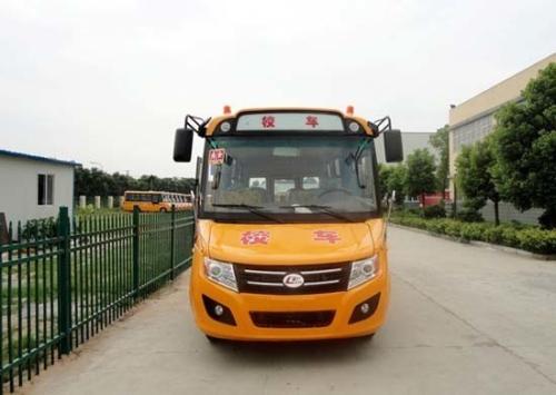 筑牢夏季校車安全防線 云龍交警舉辦夏季校車從業(yè)人員安全教育培訓(xùn)會