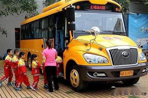 新疆：石河子強(qiáng)化校車(chē)安全管理！