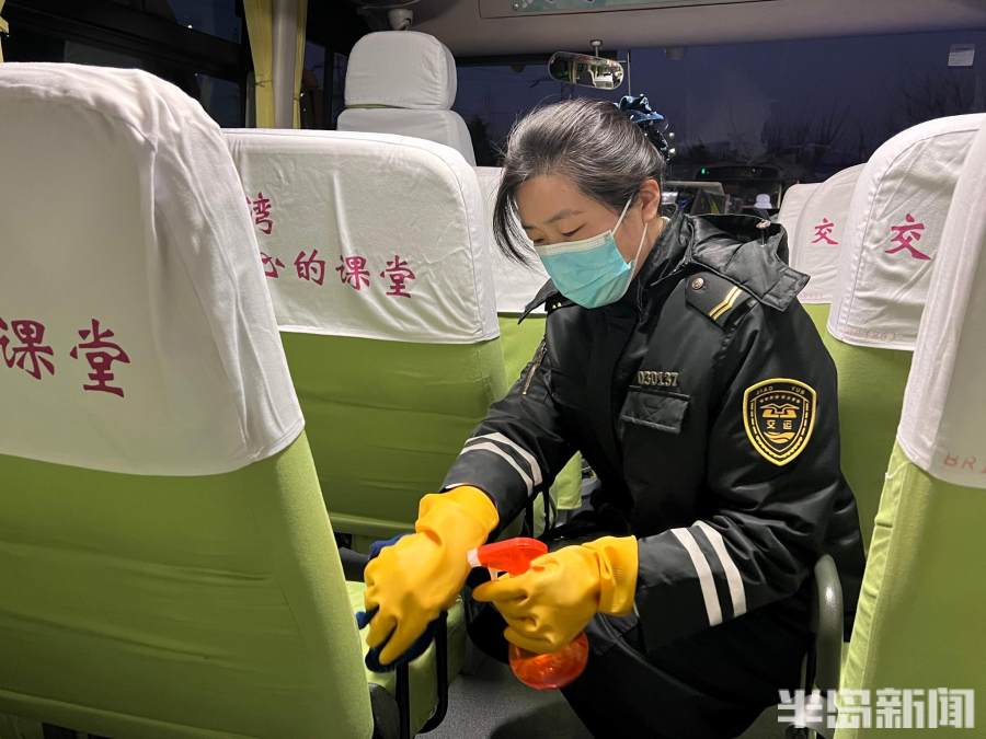 開學首日，12.5萬學子乘坐“暖”校車準點到校