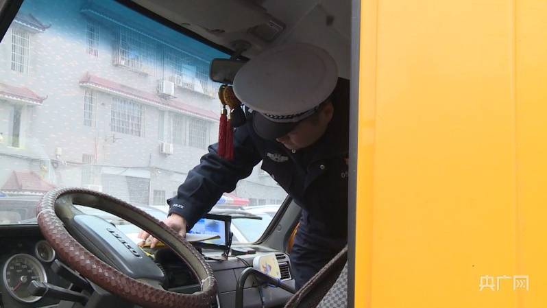杜絕帶“病”上路 湖南多地開展校車“體檢”