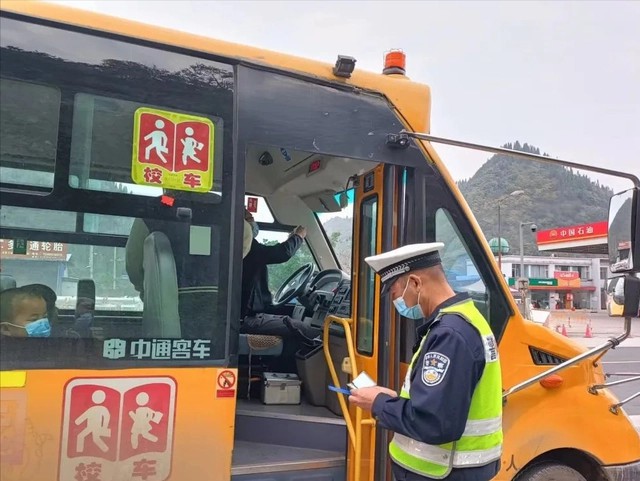 嚴把校車安全關 護航平安上學路