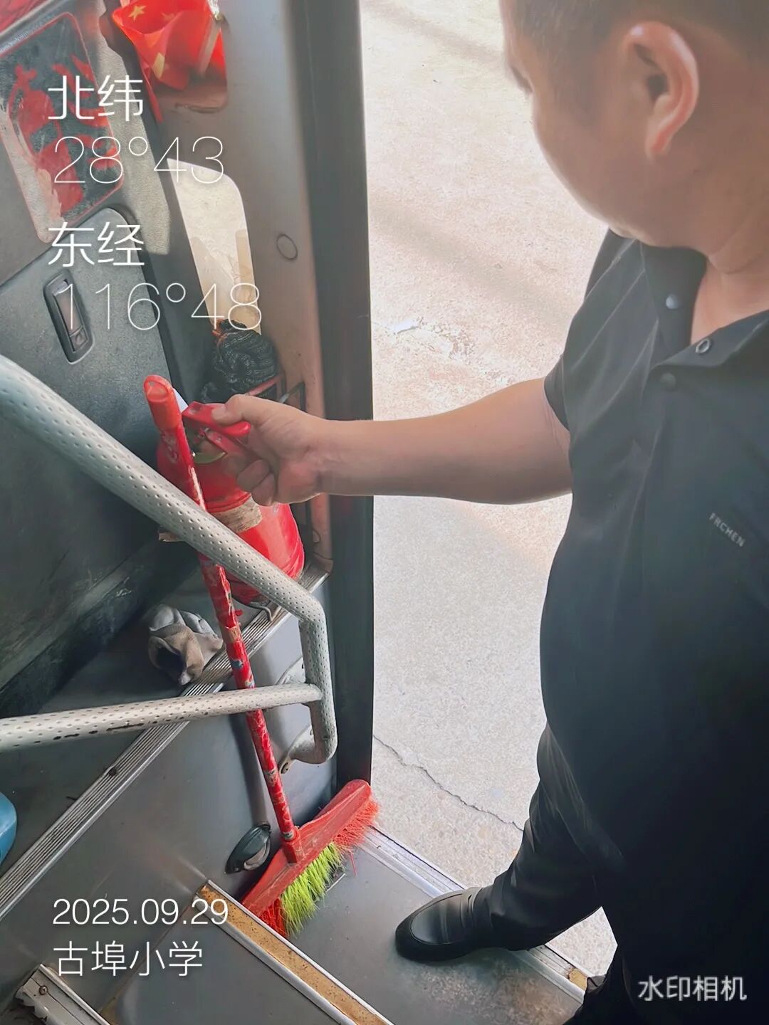 以練筑安全，守護上學路——古埠鎮中心小學開展校車安全應急演練