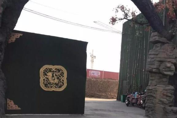 4歲男童被遺忘幼兒園校車內(nèi)8個(gè)多小時(shí), 被發(fā)現(xiàn)時(shí)尿褲子