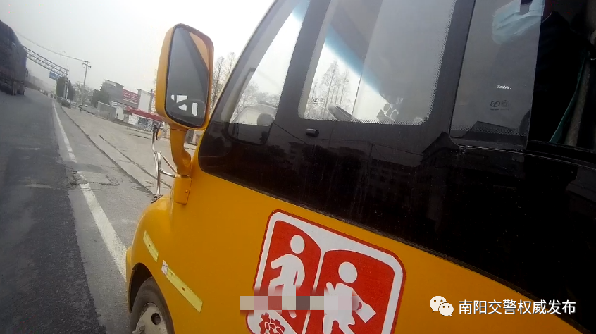 【文明交通·違法曝光】不合規(guī)校車，坐不得！