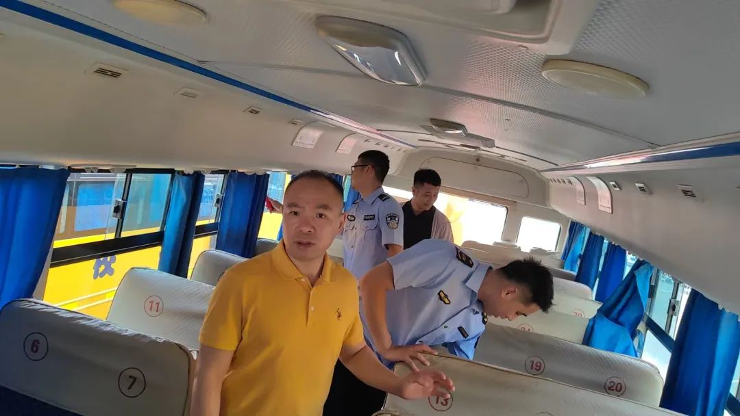 安全護(hù)航|渾南區(qū)多部門聯(lián)合開展校車安全檢查