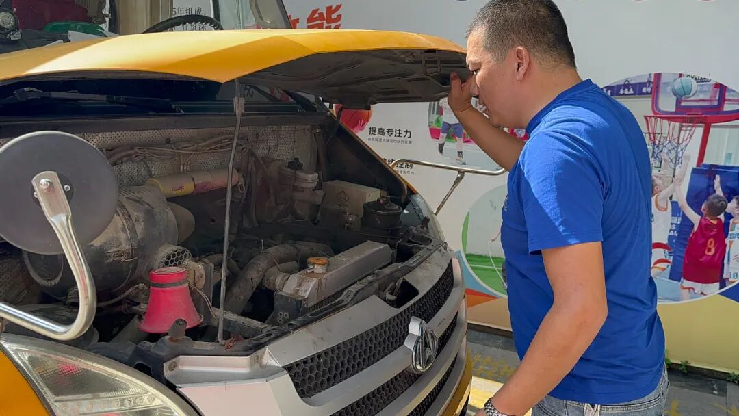 【平安校園】為愛護航，平安校車伴我行 ——石獅市恩啟頓幼兒園校車應急疏散演練
