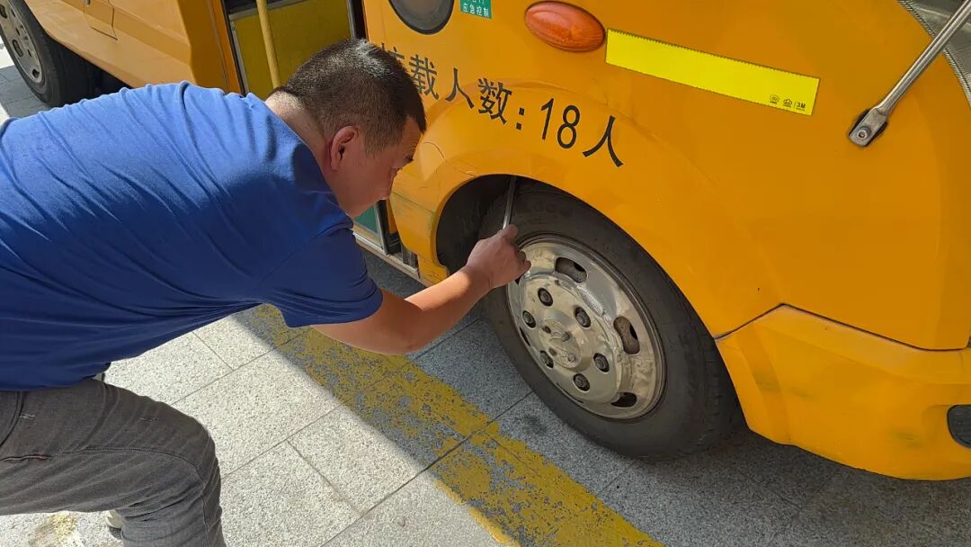 【平安校園】為愛護航，平安校車伴我行 ——石獅市恩啟頓幼兒園校車應急疏散演練