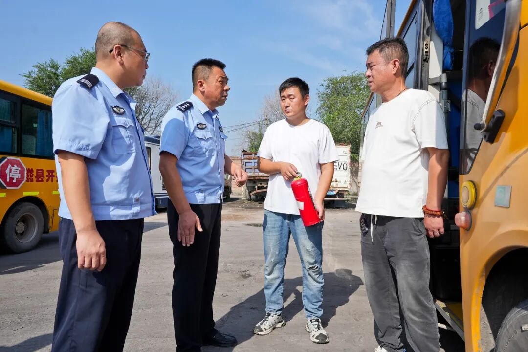 邯鄲冀南新區 | 開展幼兒園校車應急演練 筑牢校園安全防線