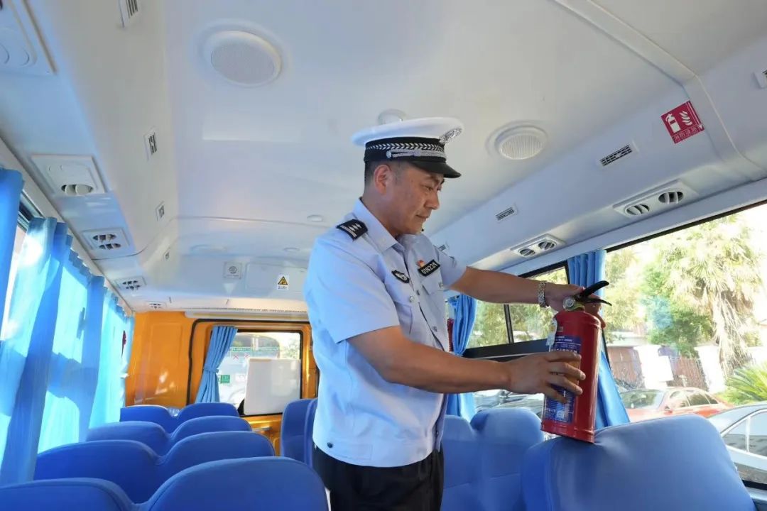 安全感拉滿的校車，看蜀黍如何“穩(wěn)穩(wěn)”拿捏！