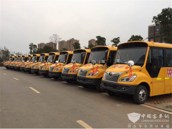 湖南省長沙市“雷鋒校車”模式解析